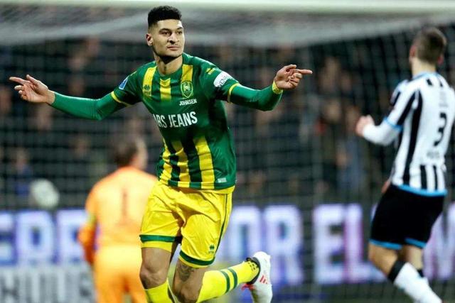 留住核心！陈盈骏3年顶薪合同续约广州队